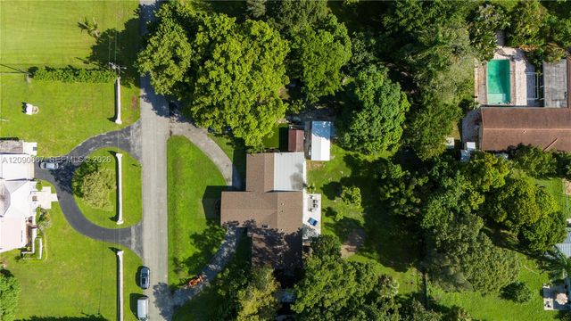20 N Hibiscus Court, Plantation, FL 33317