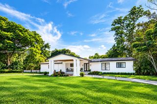 20 N Hibiscus Court, Plantation, FL 33317