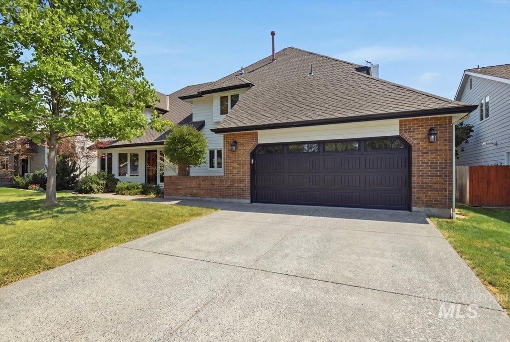 387 E Fairbrook Dr, Boise, ID 83706 photo 2