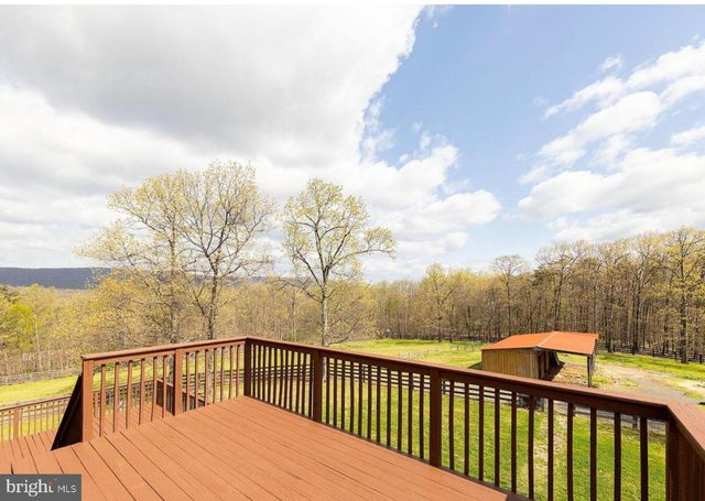 1415 S TIMBER RIDGE RD, Cross Junction, VA 22625