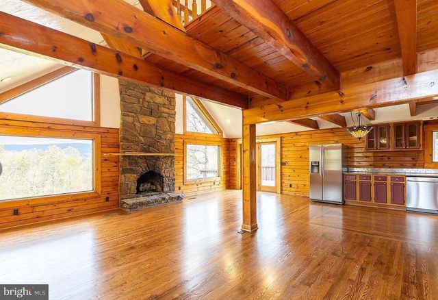 1415 S TIMBER RIDGE RD, Cross Junction, VA 22625