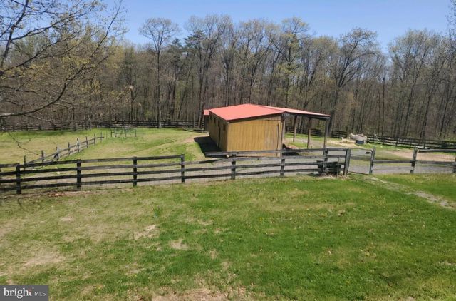 1415 S TIMBER RIDGE RD, Cross Junction, VA 22625