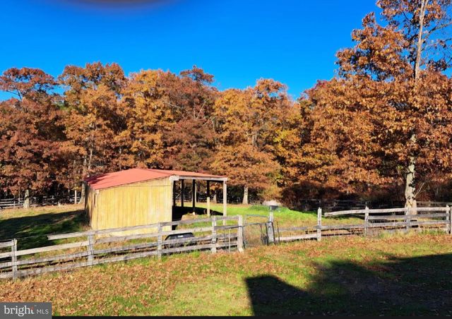 1415 S TIMBER RIDGE RD, Cross Junction, VA 22625