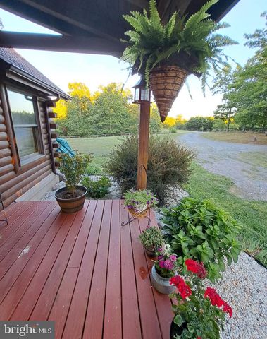 1415 S TIMBER RIDGE RD, Cross Junction, VA 22625