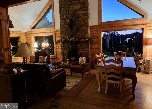 1415 S TIMBER RIDGE RD, Cross Junction, VA 22625