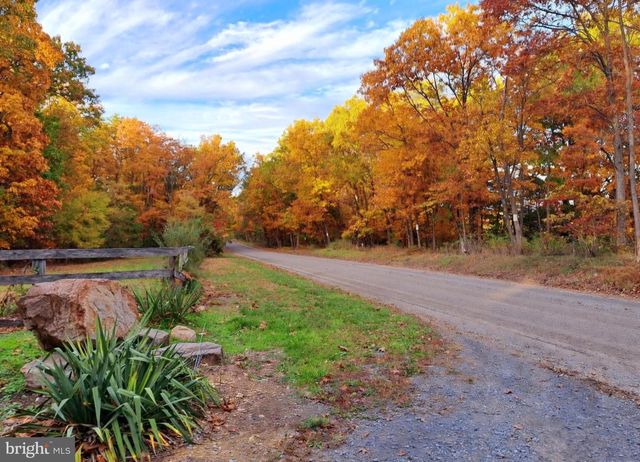 1415 S TIMBER RIDGE RD, Cross Junction, VA 22625