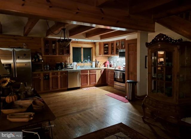 1415 S TIMBER RIDGE RD, Cross Junction, VA 22625