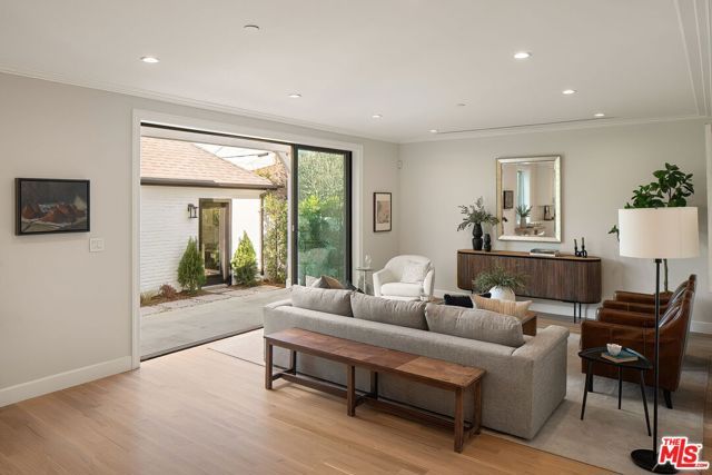 9013 Sawyer Street, Los Angeles, CA 90035