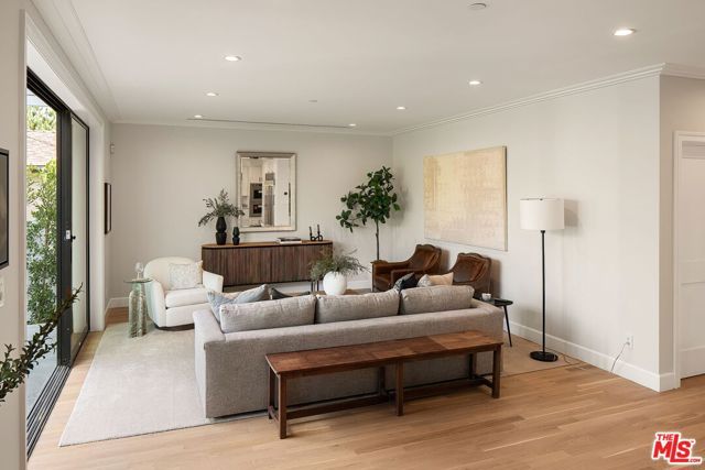 9013 Sawyer Street, Los Angeles, CA 90035