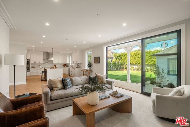 9013 Sawyer Street, Los Angeles, CA 90035