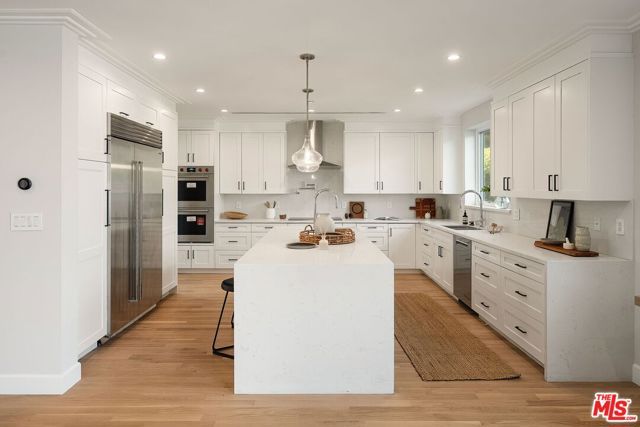 9013 Sawyer Street, Los Angeles, CA 90035