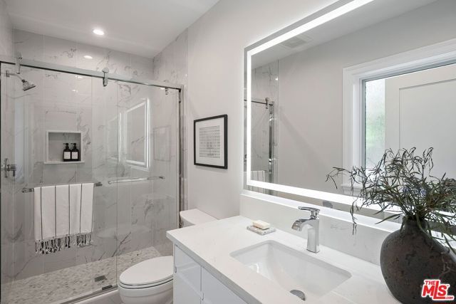 9013 Sawyer Street, Los Angeles, CA 90035