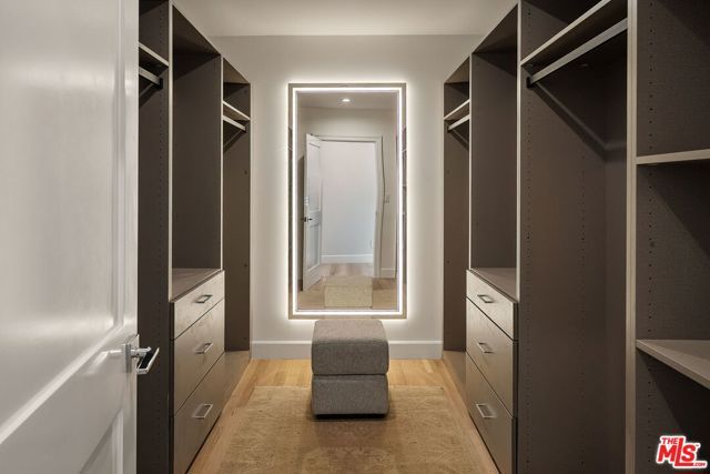 9013 Sawyer Street, Los Angeles, CA 90035