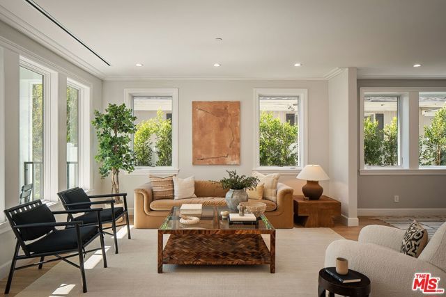 9013 Sawyer Street, Los Angeles, CA 90035