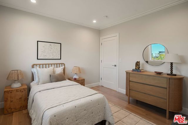 9013 Sawyer Street, Los Angeles, CA 90035