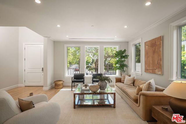 9013 Sawyer Street, Los Angeles, CA 90035