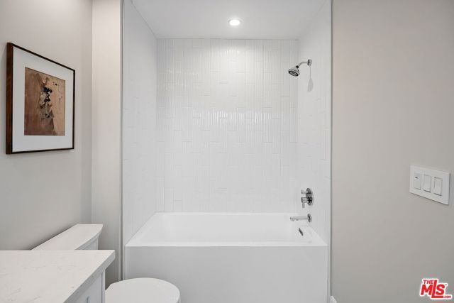 9013 Sawyer Street, Los Angeles, CA 90035