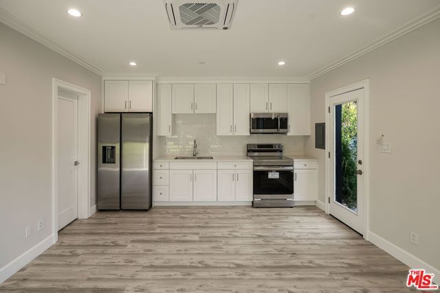 9013 Sawyer Street, Los Angeles, CA 90035