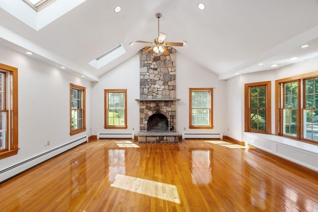 4 Battcock Road, Billerica, MA 01821