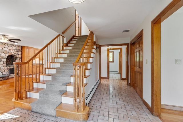 4 Battcock Road, Billerica, MA 01821