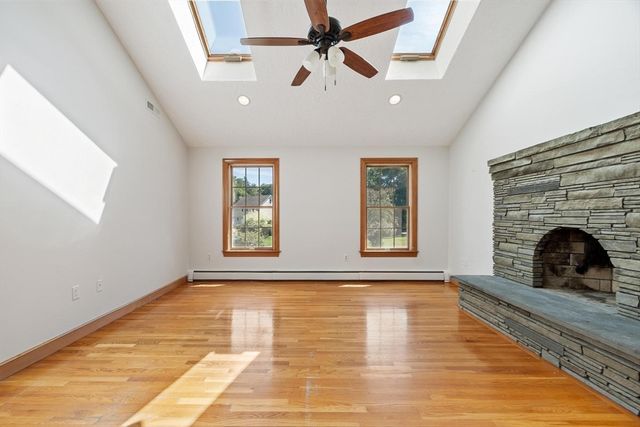 4 Battcock Road, Billerica, MA 01821