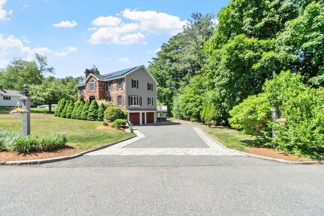 4 Battcock Road, Billerica, MA 01821