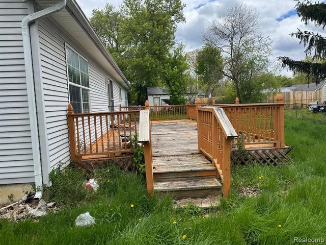 3231 W Hobson Avenue, Flint, MI 48504
