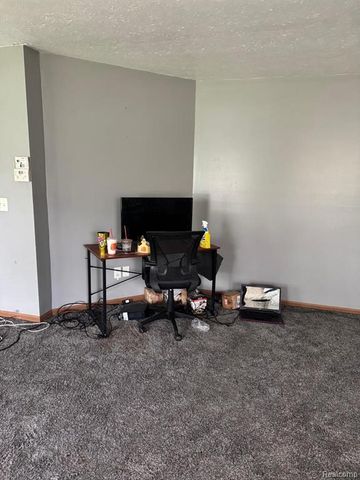 3231 W Hobson Avenue, Flint, MI 48504