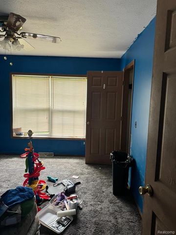 3231 W Hobson Avenue, Flint, MI 48504