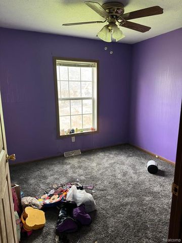 3231 W Hobson Avenue, Flint, MI 48504