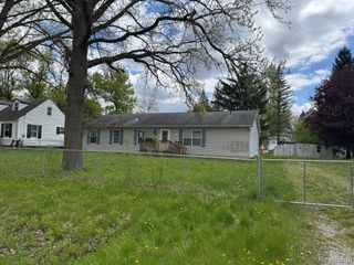 3231 W Hobson Avenue, Flint, MI 48504