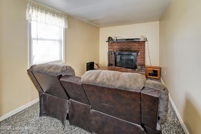 10010 Donau Ln, Louisville, KY 40272