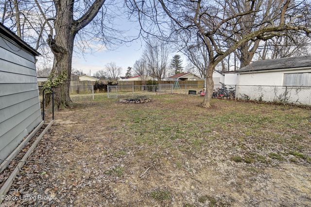 10010 Donau Ln, Louisville, KY 40272