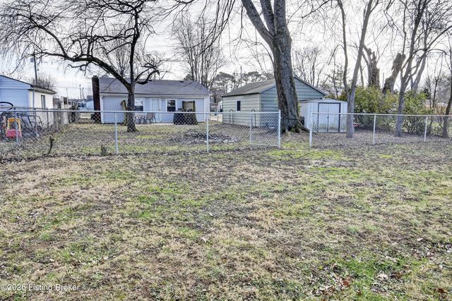 10010 Donau Ln, Louisville, KY 40272