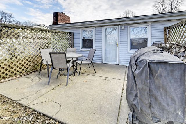 10010 Donau Ln, Louisville, KY 40272