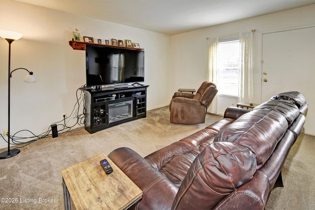 10010 Donau Ln, Louisville, KY 40272