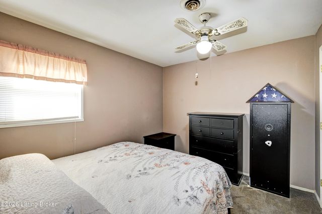 10010 Donau Ln, Louisville, KY 40272