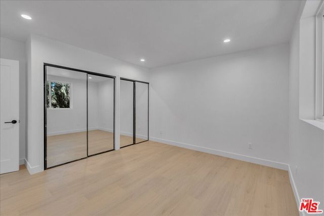 6913 Encino Avenue Upper unit, Los Angeles, CA 91406