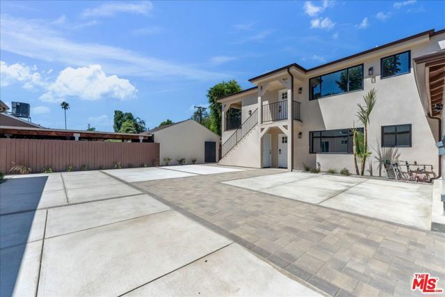 6913 Encino Avenue Upper unit, Los Angeles, CA 91406
