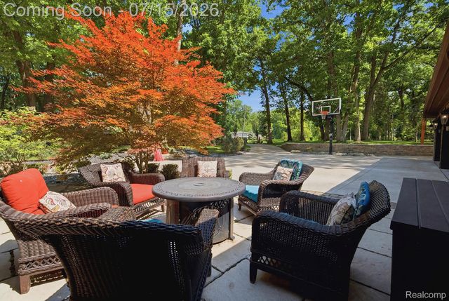1258 Priscilla Lane, Rochester Hills, MI 48309