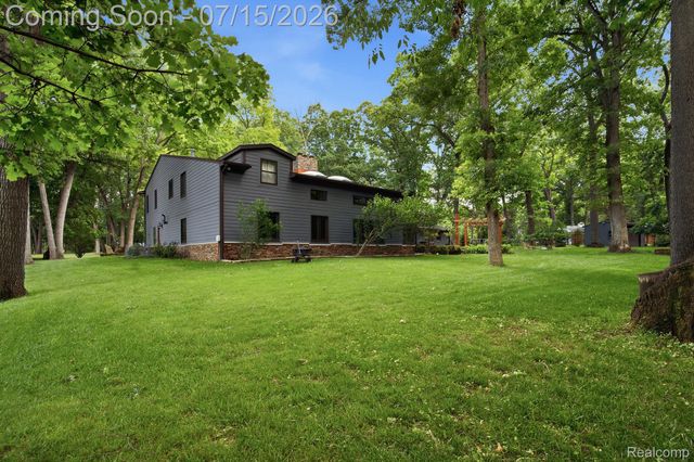 1258 Priscilla Lane, Rochester Hills, MI 48309