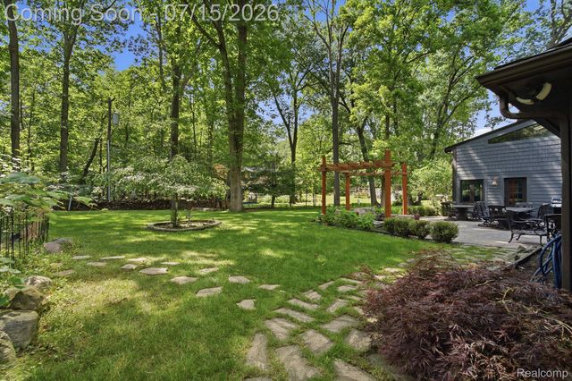 1258 Priscilla Lane, Rochester Hills, MI 48309
