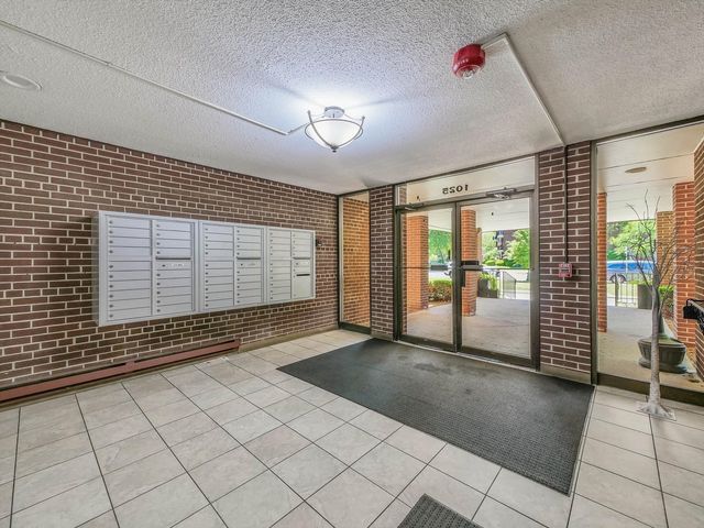 1025 S Fernandez Avenue 1S, Arlington Heights, IL 60005