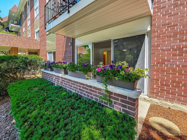1025 S Fernandez Avenue 1S, Arlington Heights, IL 60005