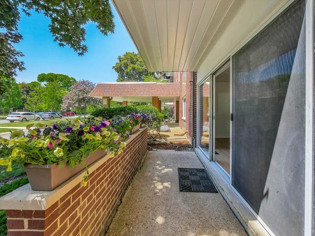 1025 S Fernandez Avenue 1S, Arlington Heights, IL 60005