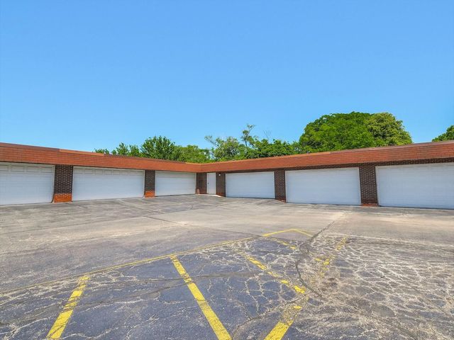 1025 S Fernandez Avenue 1S, Arlington Heights, IL 60005