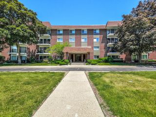 1025 S Fernandez Avenue 1S, Arlington Heights, IL 60005