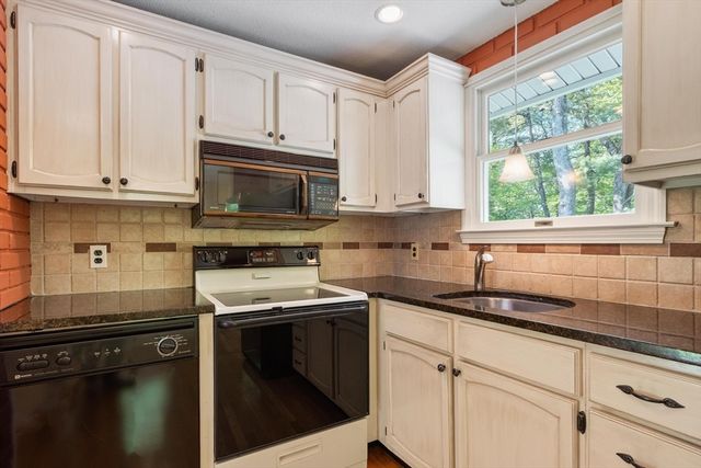 24 Meadowview Rd, Georgetown, MA 01833