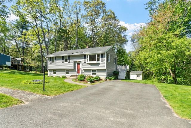 24 Meadowview Rd, Georgetown, MA 01833
