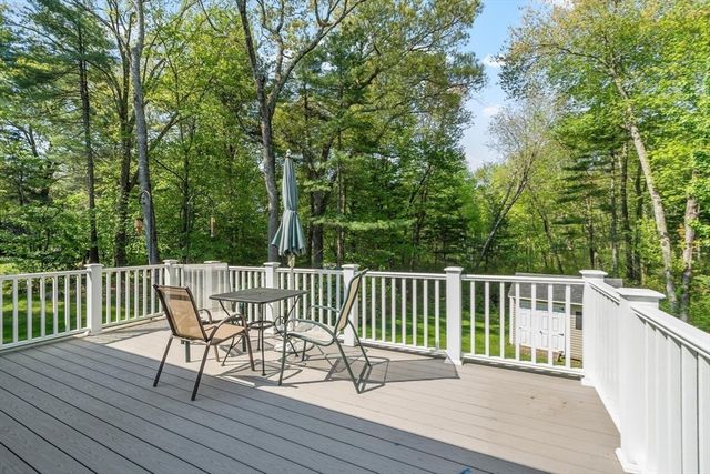 24 Meadowview Rd, Georgetown, MA 01833